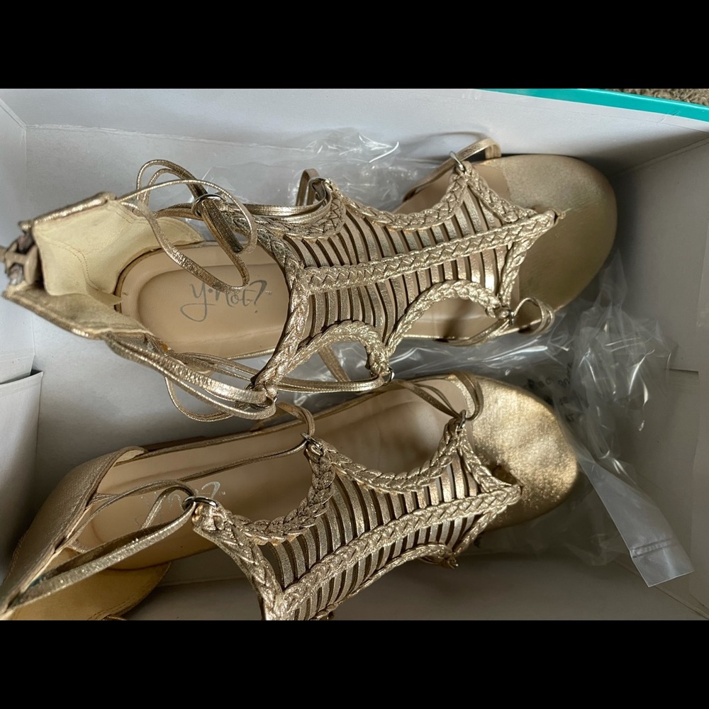 Y.not? Sandals size 8 - Picture 5 of 6